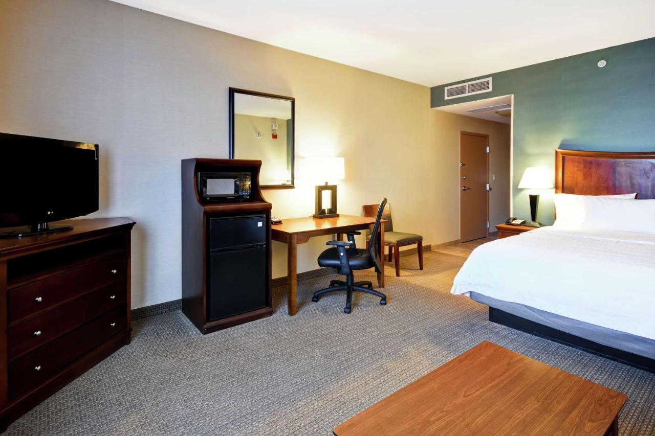 King Room - Disability Access at Hampton Inn & Suites Folsom