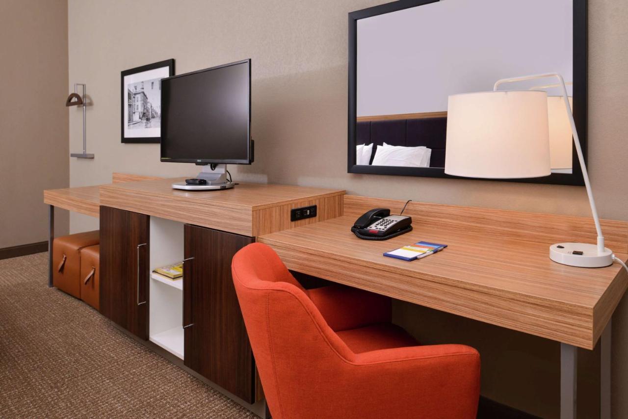 King Room - Non-Smoking at Hampton Inn & Suites Woodland-Sacramento Area