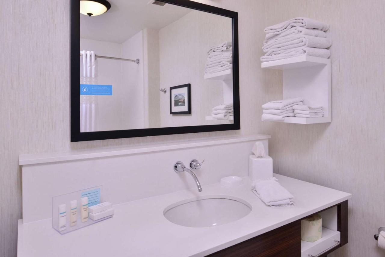 King Room - Non-Smoking at Hampton Inn & Suites Woodland-Sacramento Area