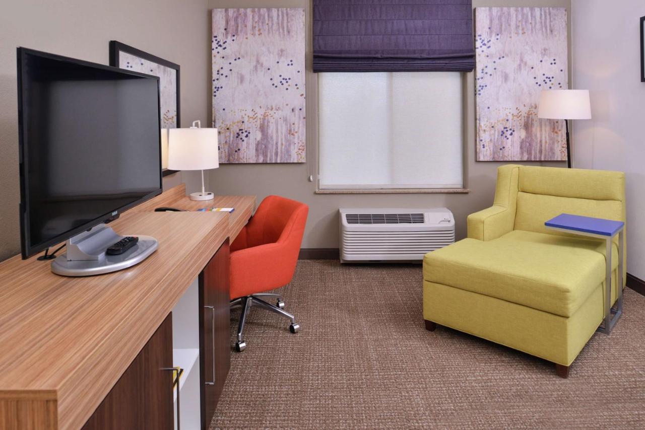 King Room - Non-Smoking at Hampton Inn & Suites Woodland-Sacramento Area