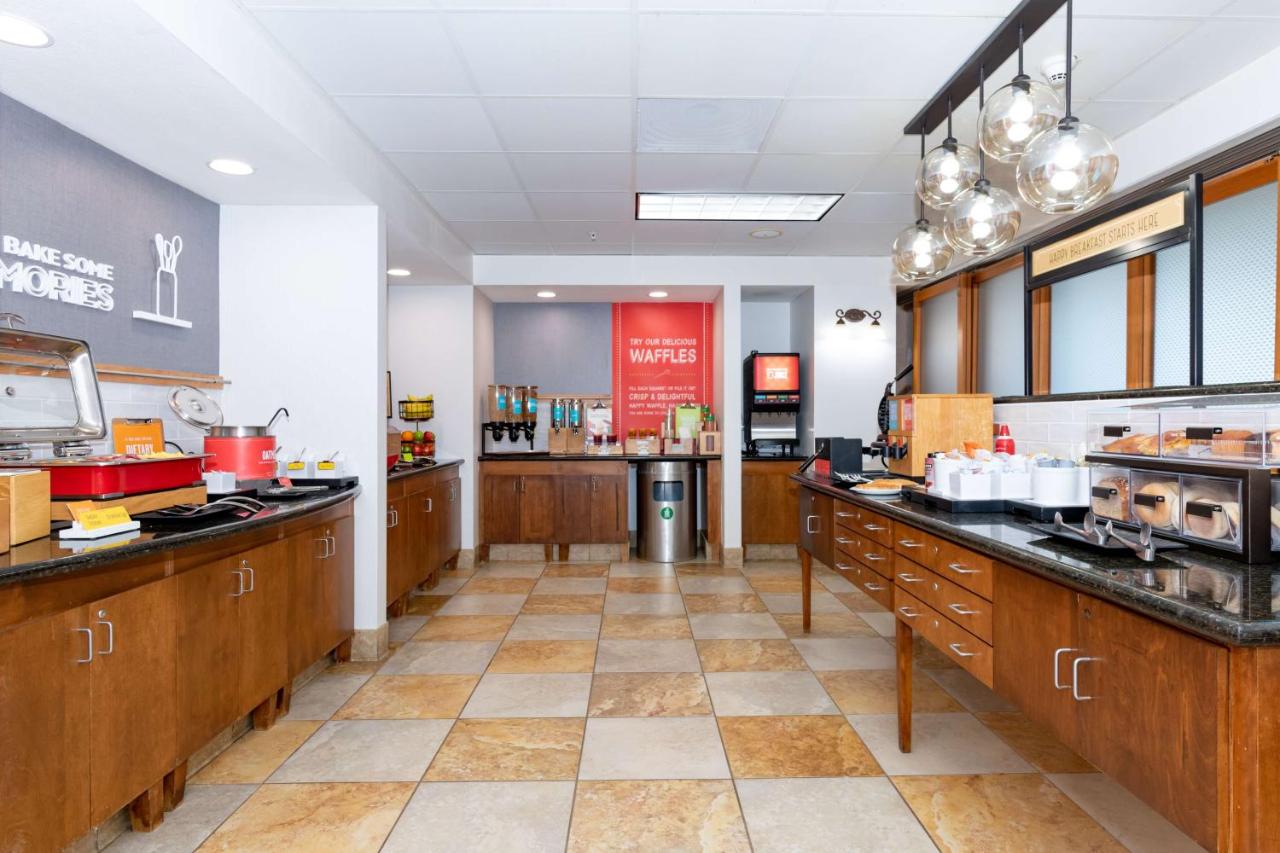 | Hampton Inn & Suites Pittsburg