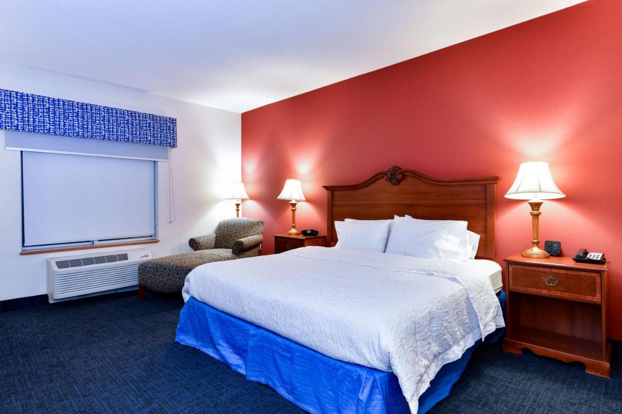 | Hampton Inn & Suites Pittsburg