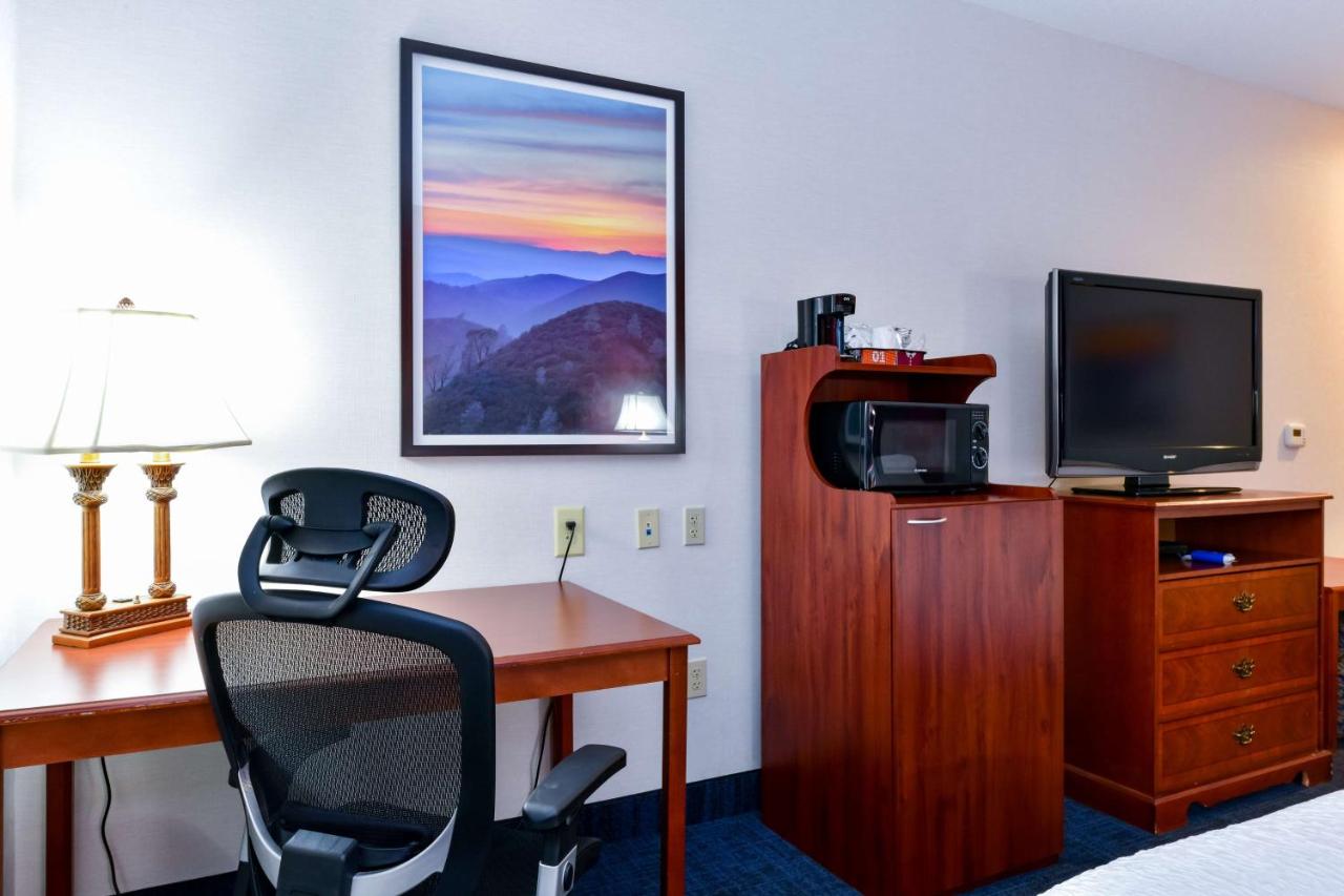 | Hampton Inn & Suites Pittsburg
