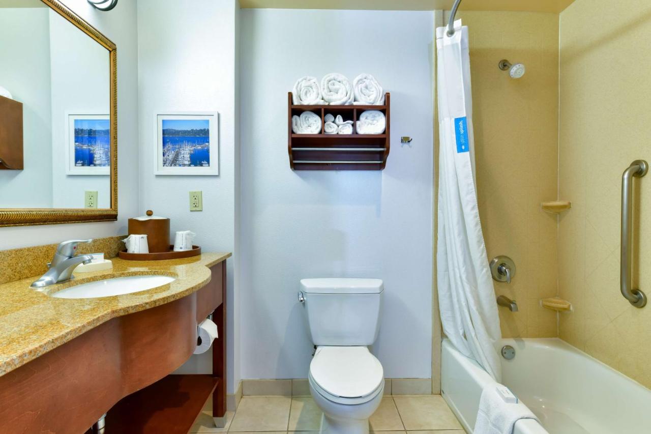| Hampton Inn & Suites Pittsburg