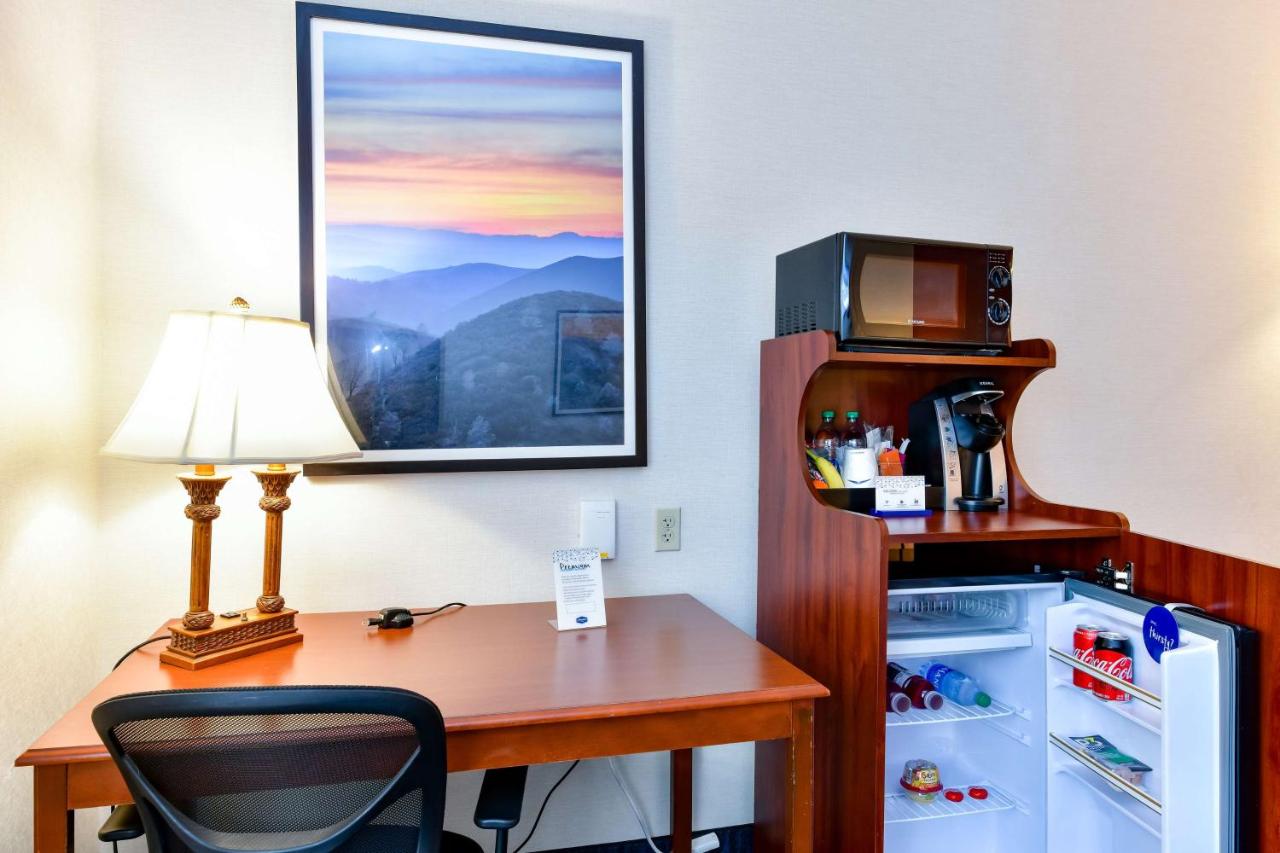 | Hampton Inn & Suites Pittsburg