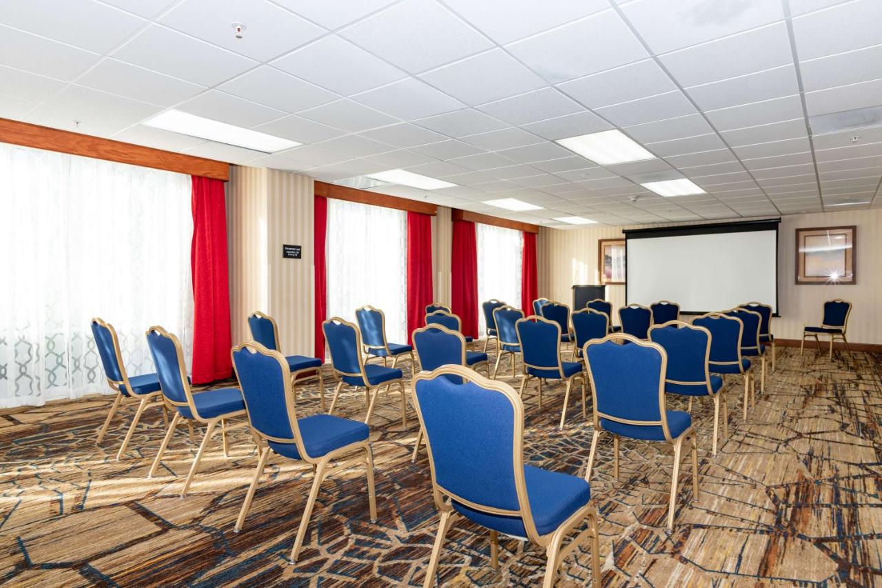 | Hampton Inn & Suites Pittsburg