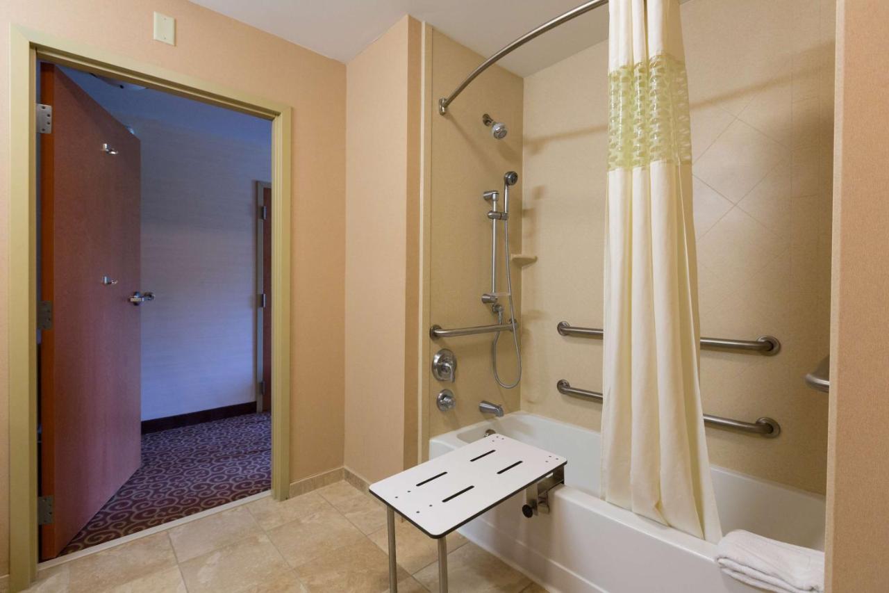 Queen Room with Two Queen Beds - Disability Access/Non-Smoking at Hampton Inn Goshen