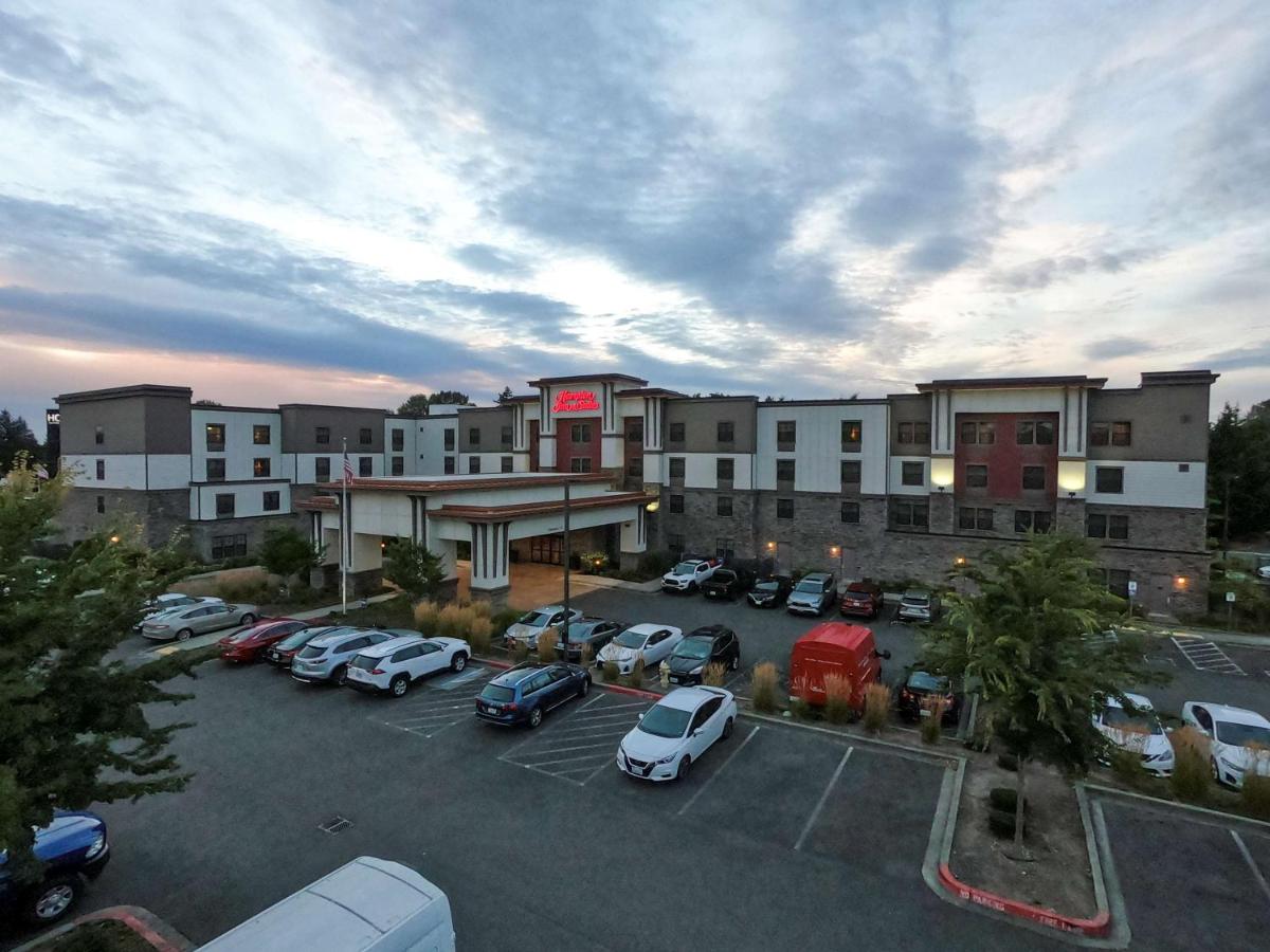 | Hampton Inn & Suites DuPont