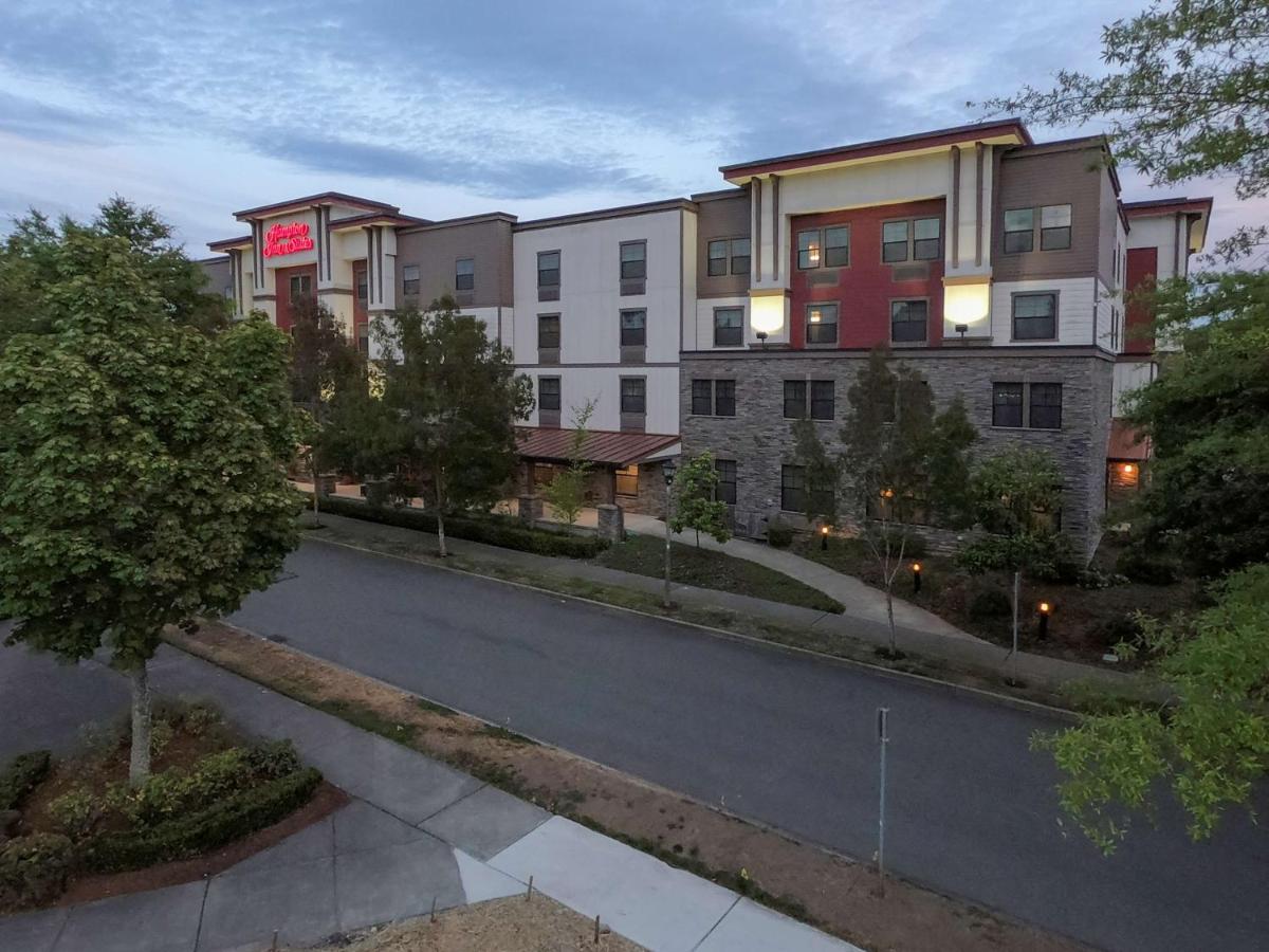 | Hampton Inn & Suites DuPont