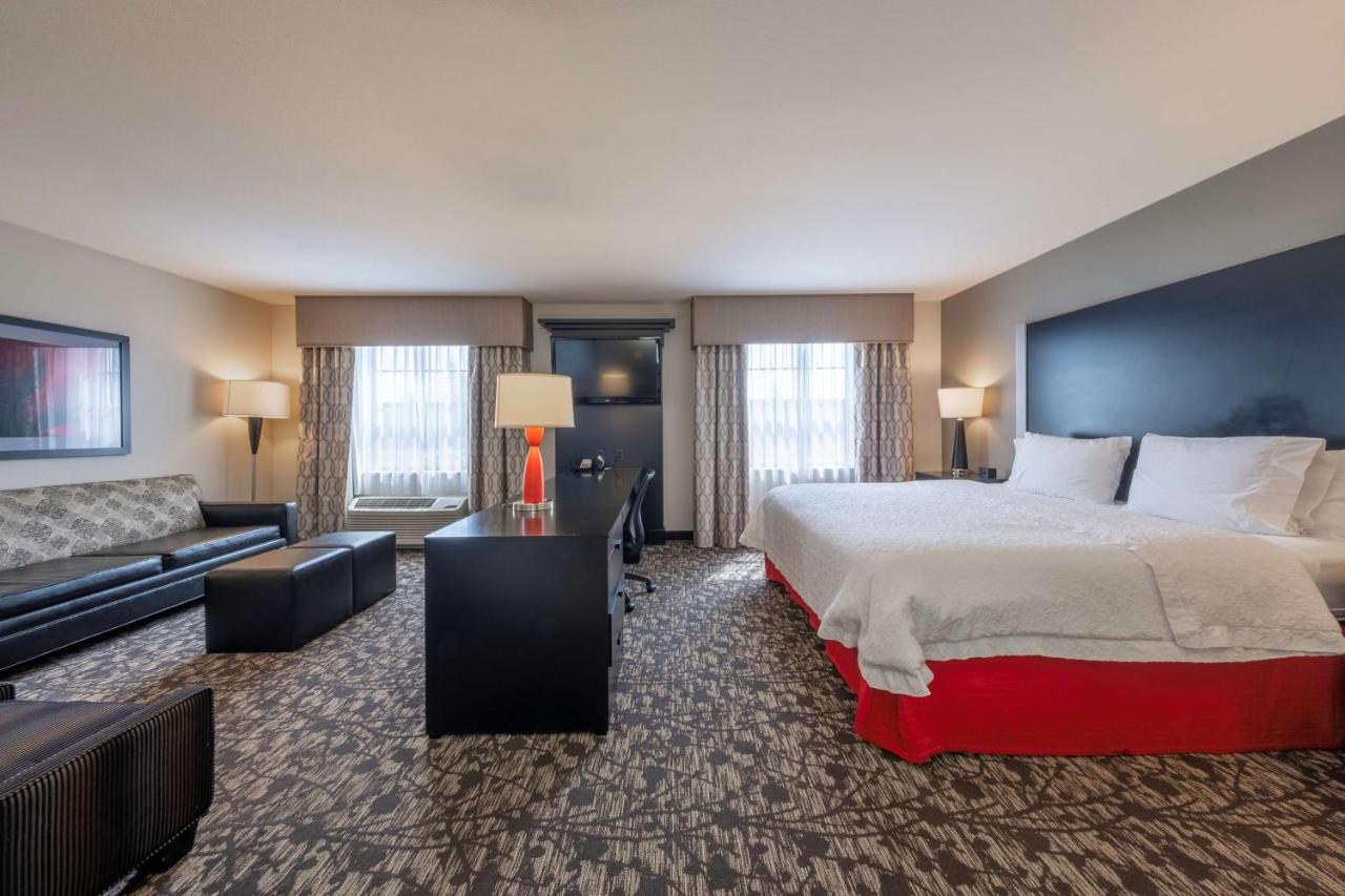 King Studio with Sofa Bed at Hampton Inn & Suites DuPont