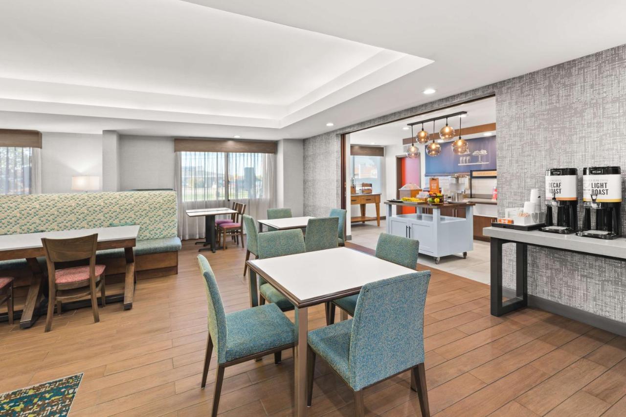 | Hampton Inn Seekonk
