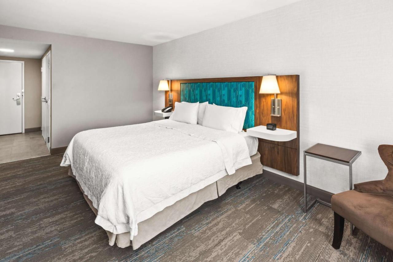 | Hampton Inn Seekonk