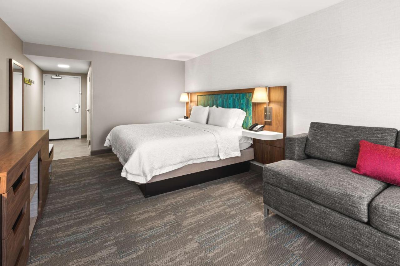 | Hampton Inn Seekonk