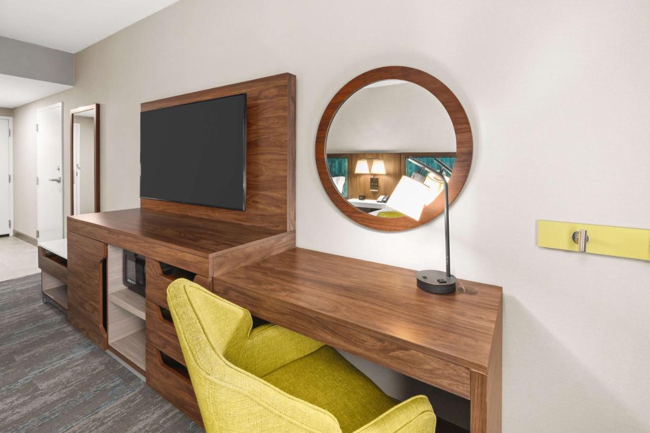 | Hampton Inn Seekonk