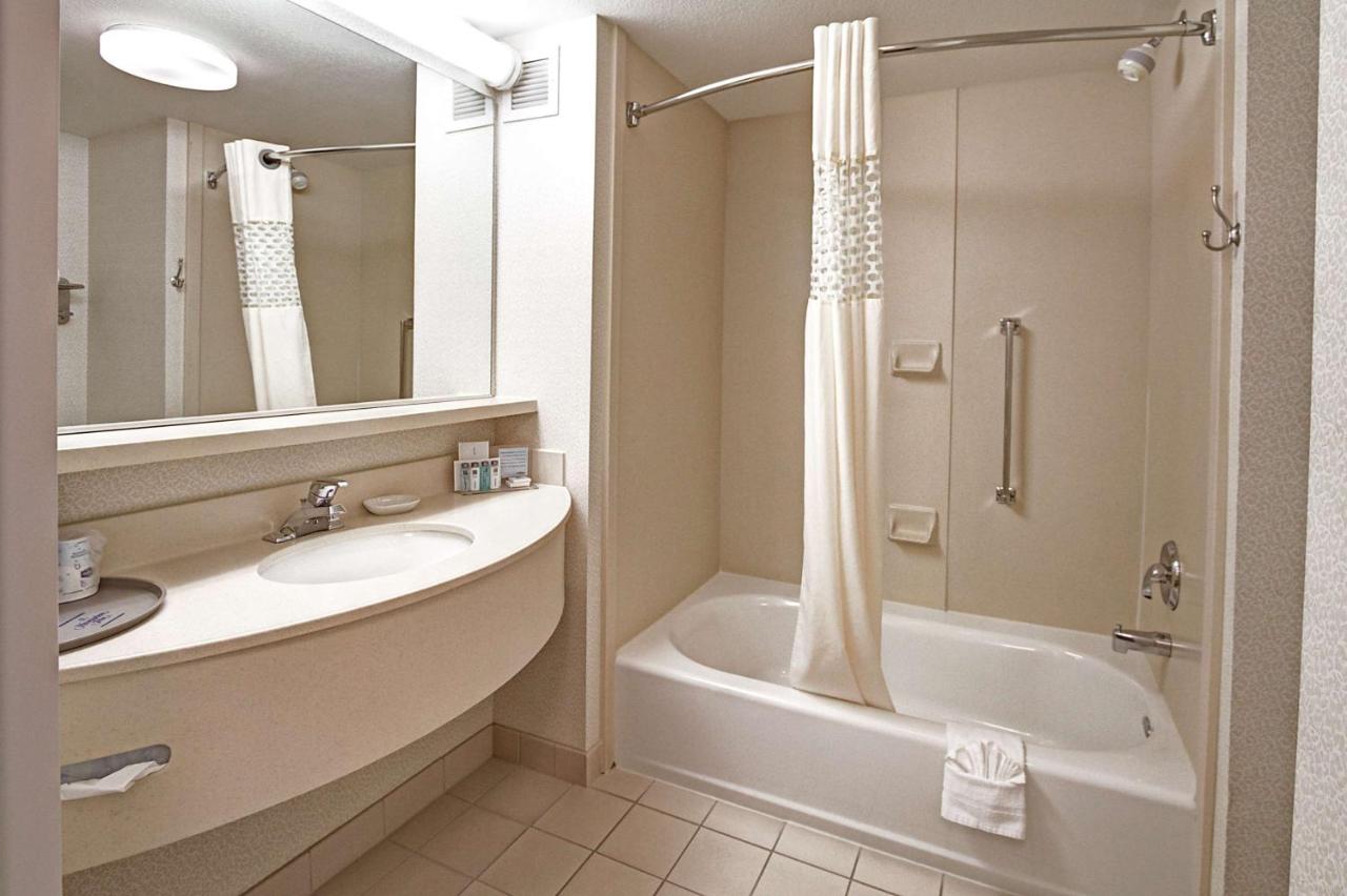 King Study with Sofa Bed - Non-Smoking at Hampton Inn Milpitas