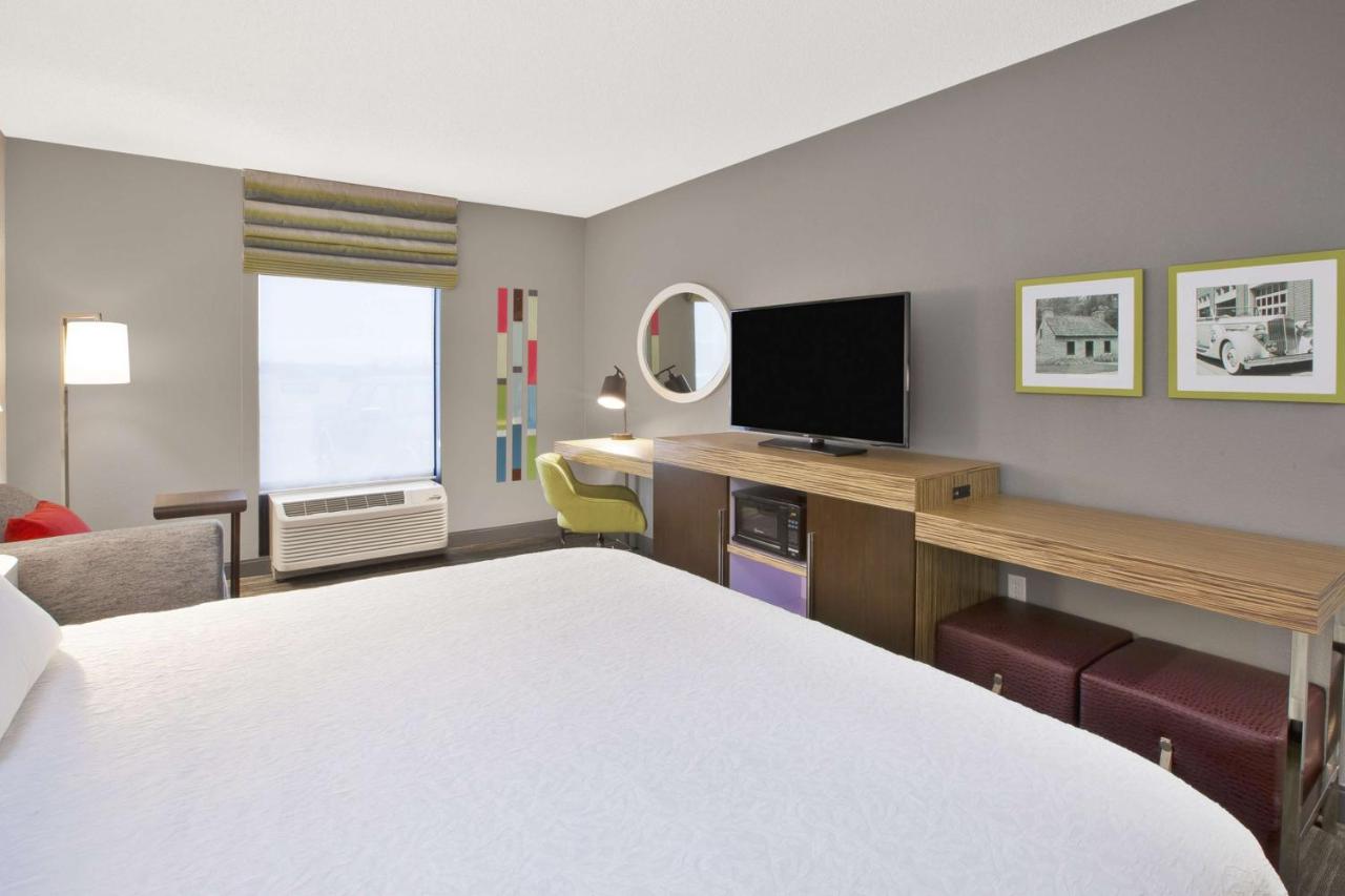 King Study with Sofa Bed - Non-Smoking at Hampton Inn & Suites Springboro/Dayton Area South