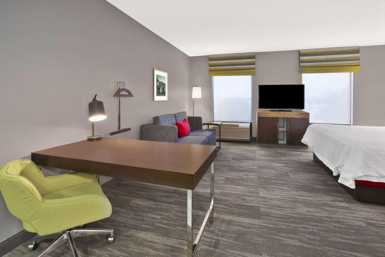 King Studio with Sofa Bed - Non-Smoking at Hampton Inn & Suites Springboro/Dayton Area South