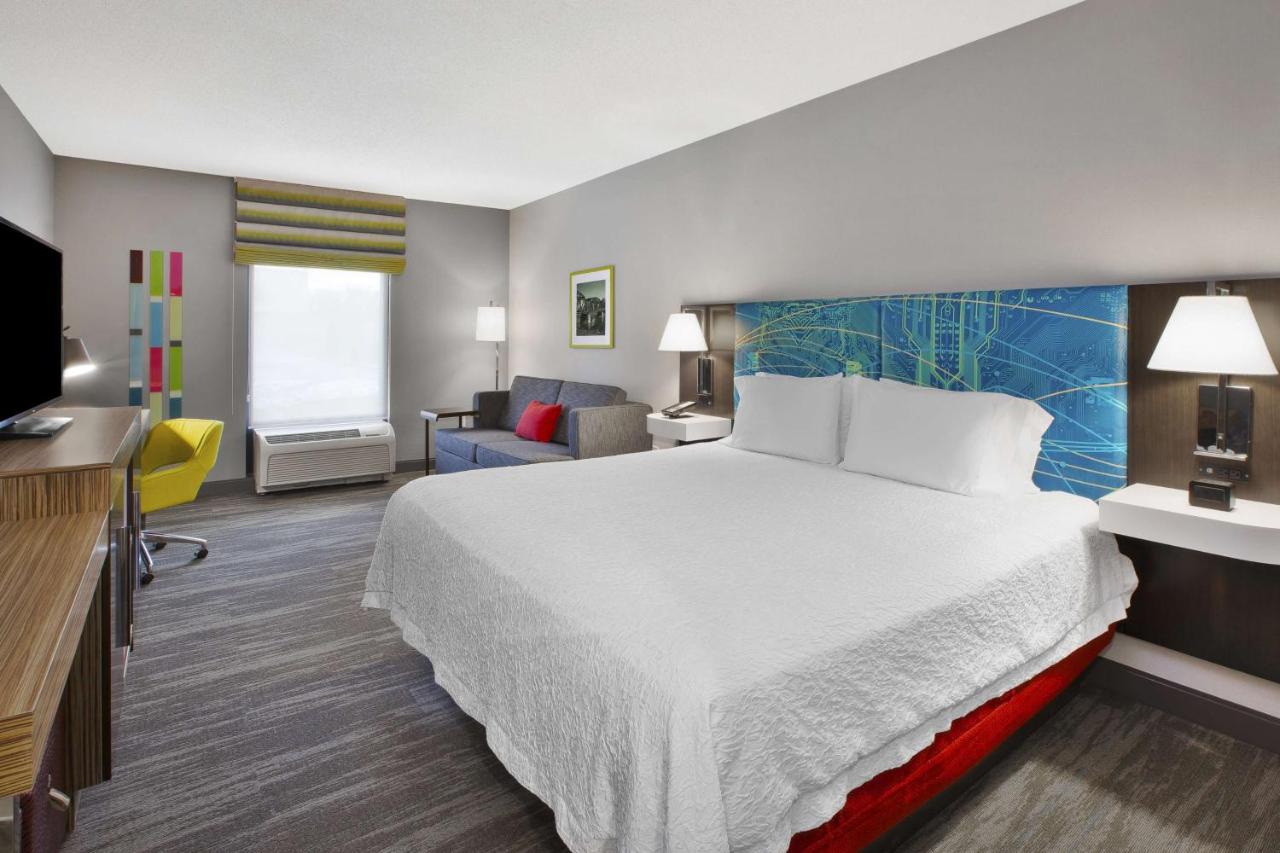 King Room - Disability Access/Roll-in Shower at Hampton Inn & Suites Springboro/Dayton Area South