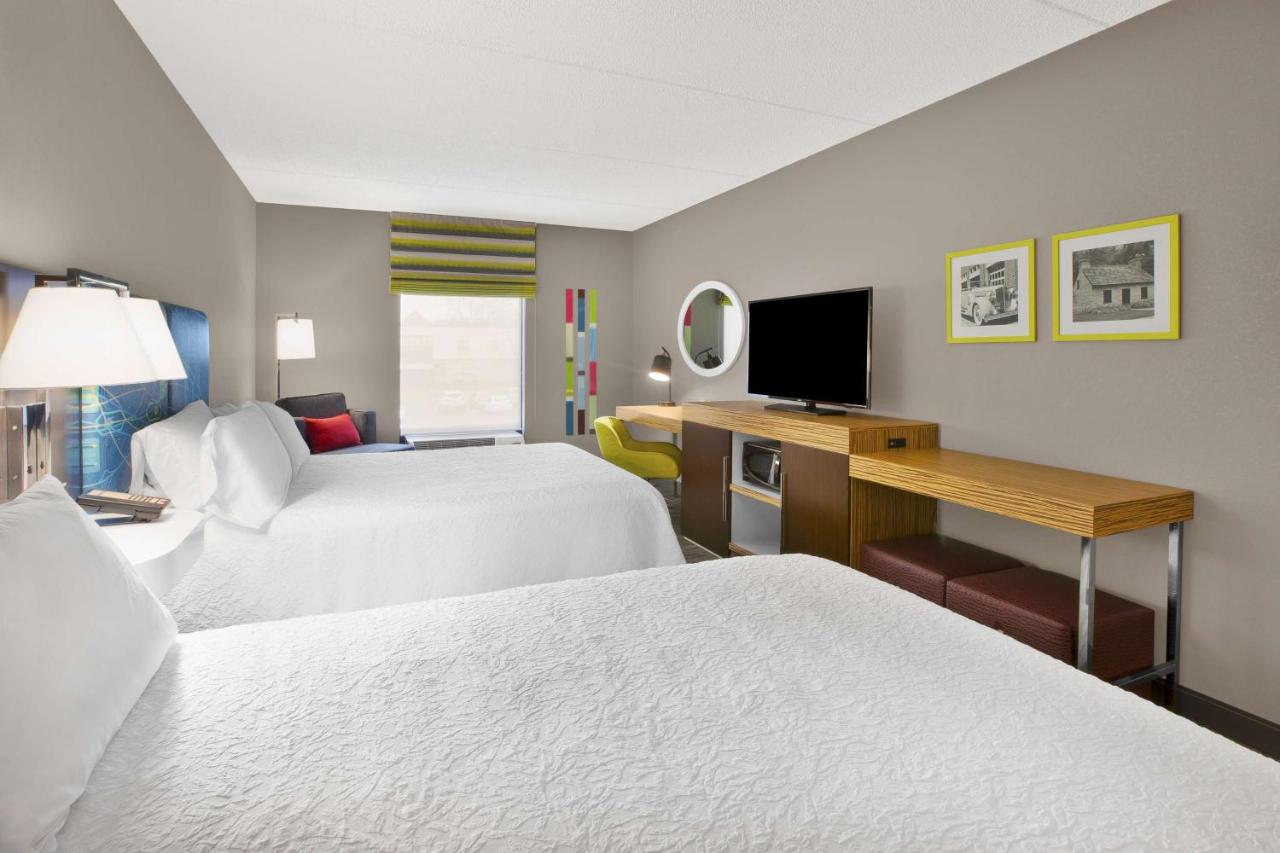 Queen Room with Two Queen Beds - Hearing Accessible/Non-Smoking at Hampton Inn & Suites Springboro/Dayton Area South