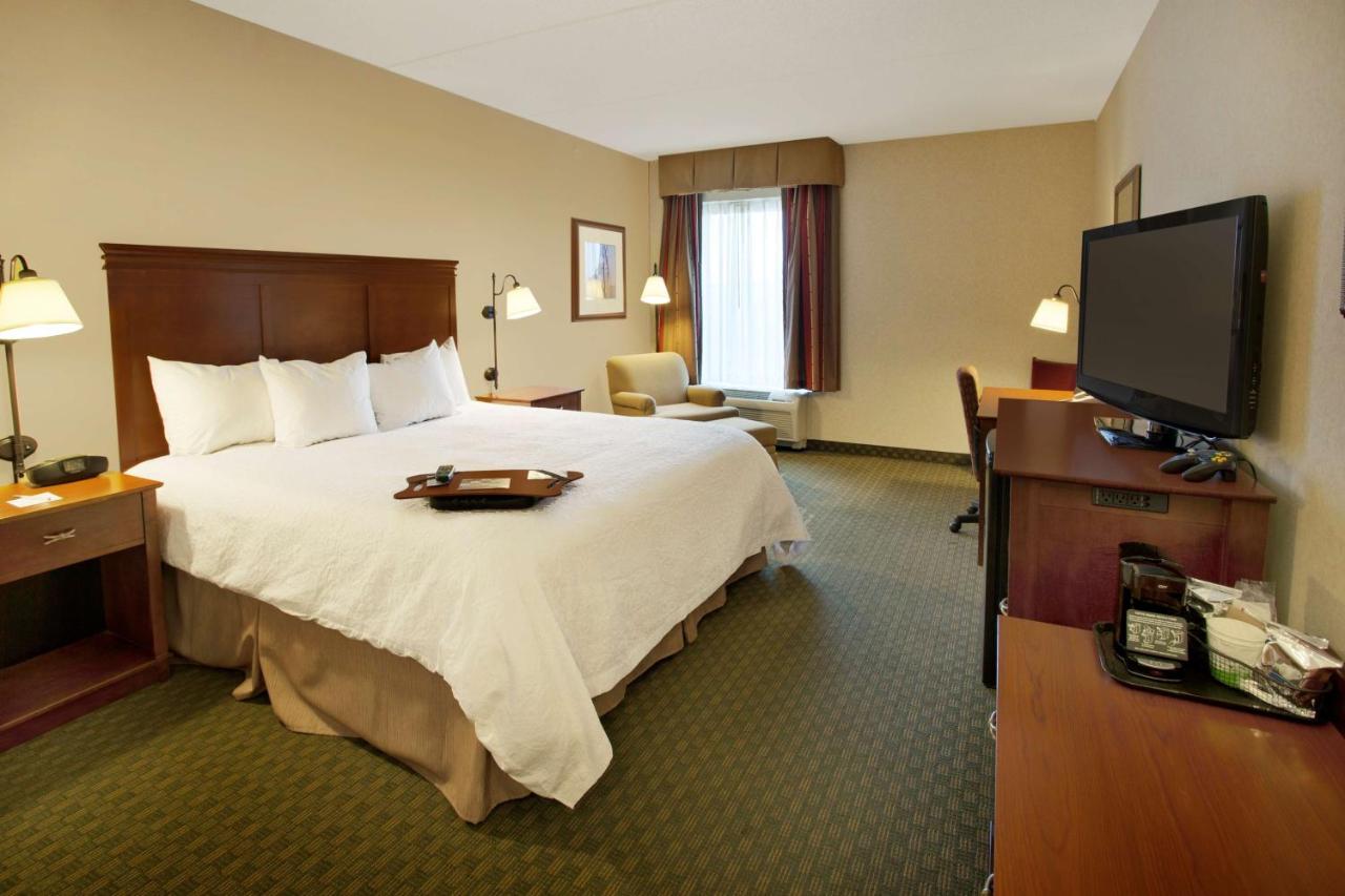King Room - Non-Smoking at Hampton Inn Sidney