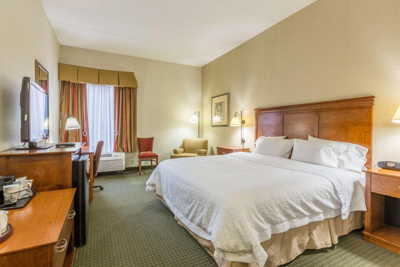 King Room - Disability Access/Non-Smoking at Hampton Inn Sidney