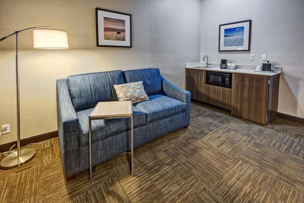 Queen Suite with Sofa Bed at Hampton Inn Salt Lake City/Layton