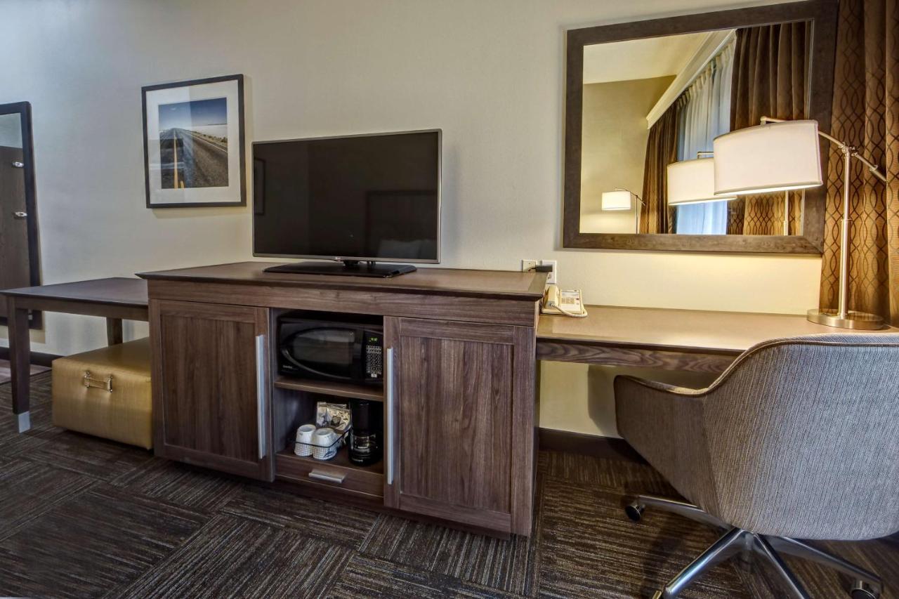 King Room - Disability Access with Tub at Hampton Inn Salt Lake City/Layton