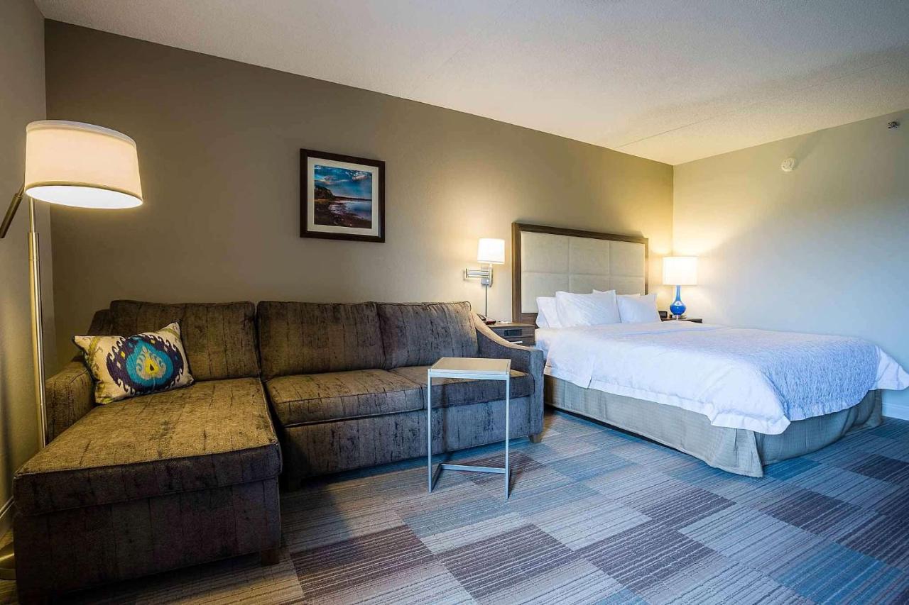 Corner King Room with Sofa Bed at Hampton Inn Somerset