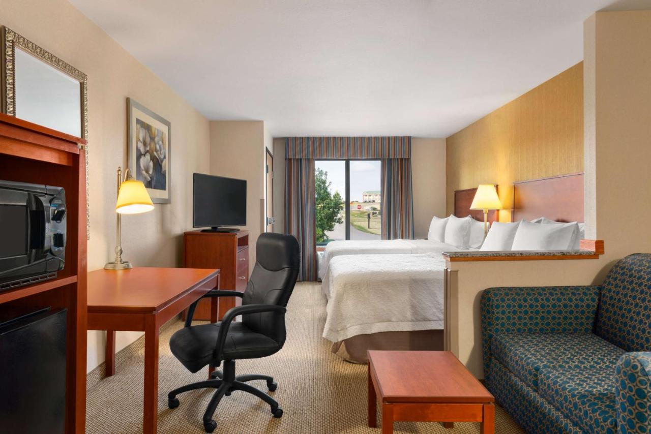 Queen Room with Two Queen Beds and Sofa Bed at Hampton Inn Spearfish