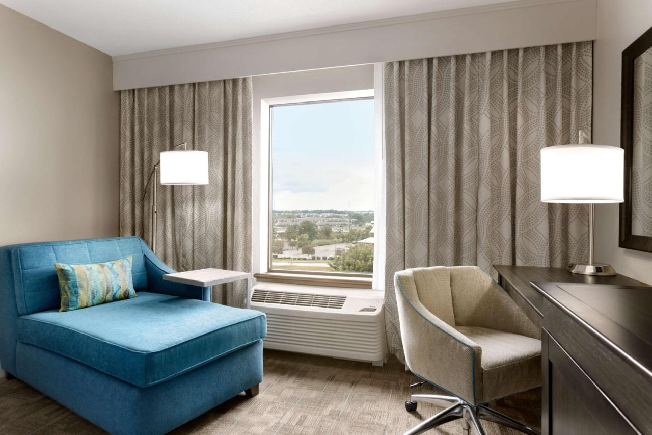 Executive King Room - Non-Smoking at Hampton Inn Stow