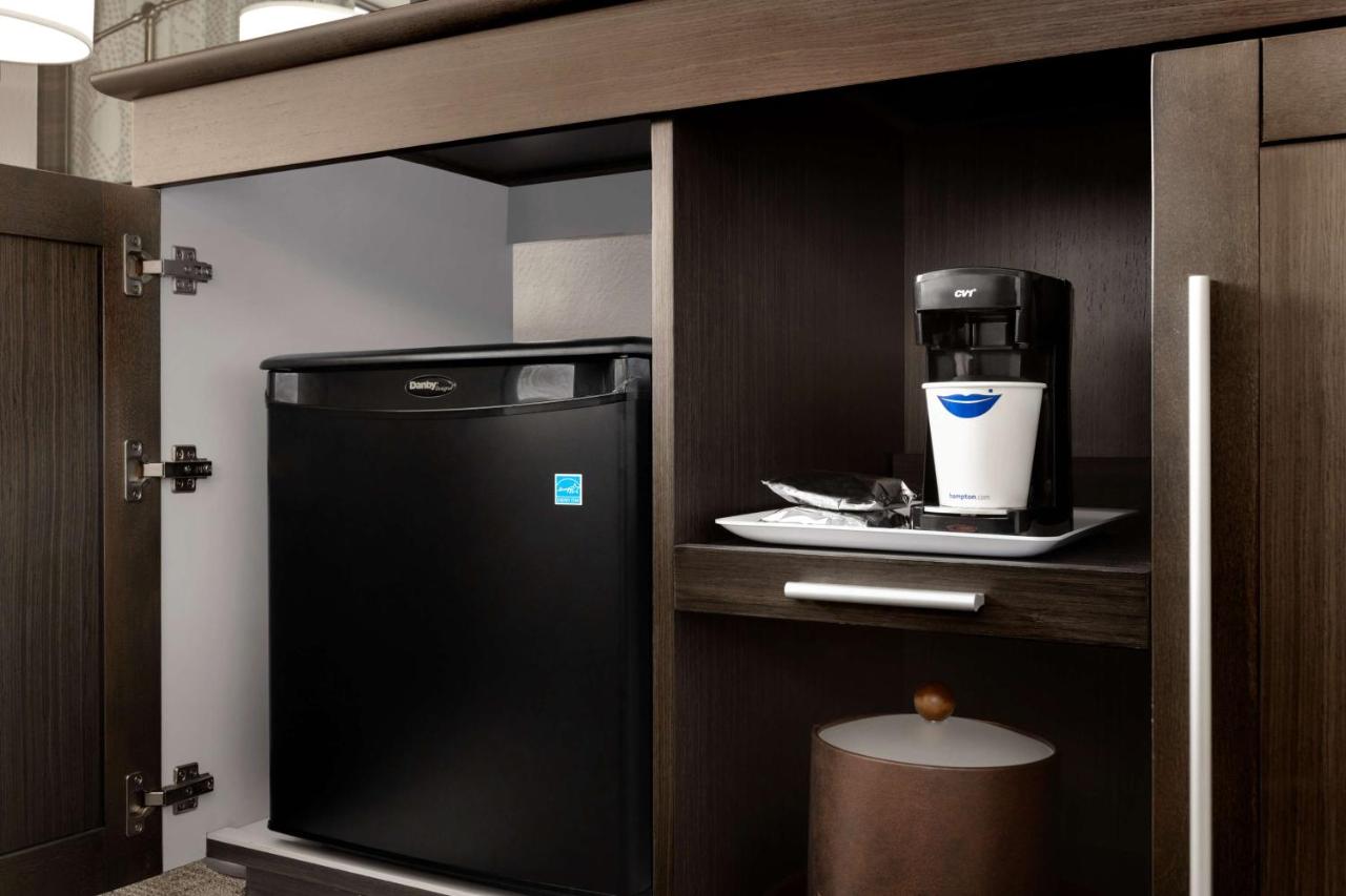 Queen Room with Two Queen Beds - Mobility Accessible/Non-Smoking at Hampton Inn Stow