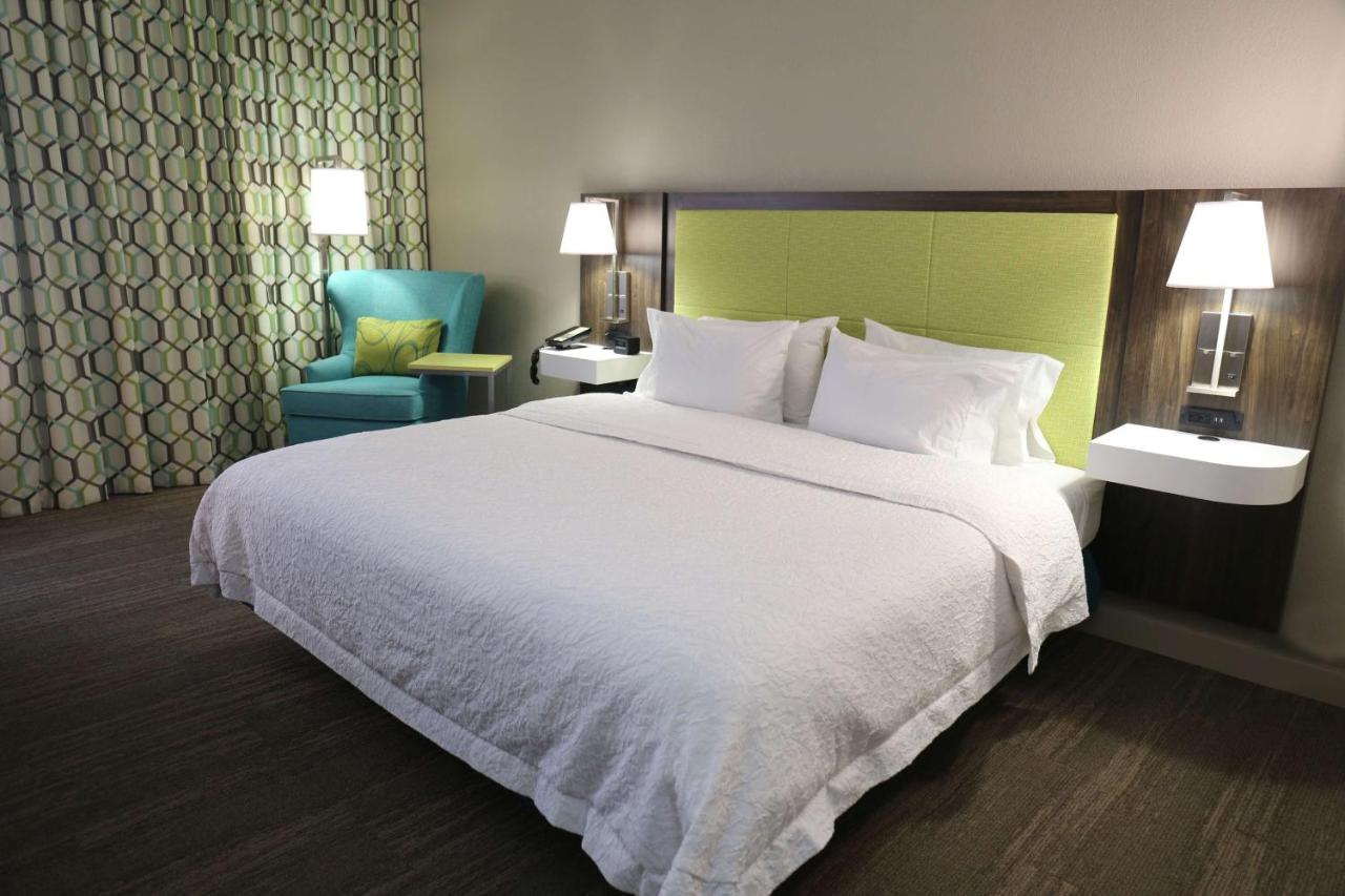 King Accessible with Tub Non-Smoking at Hampton Inn Sumter