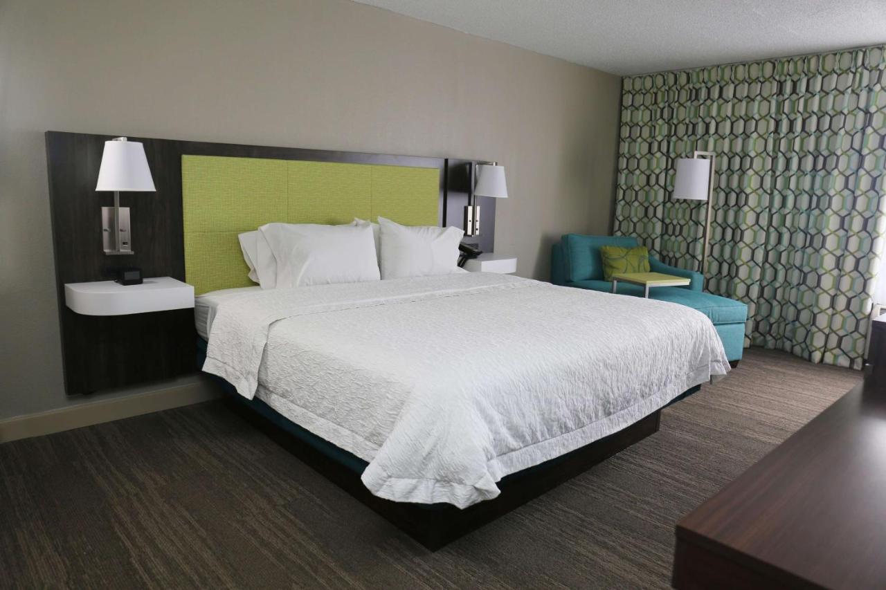 King Accessible with Tub Non-Smoking at Hampton Inn Sumter