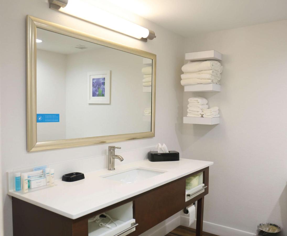 Deluxe King Room - Non-Smoking at Hampton Inn Sumter