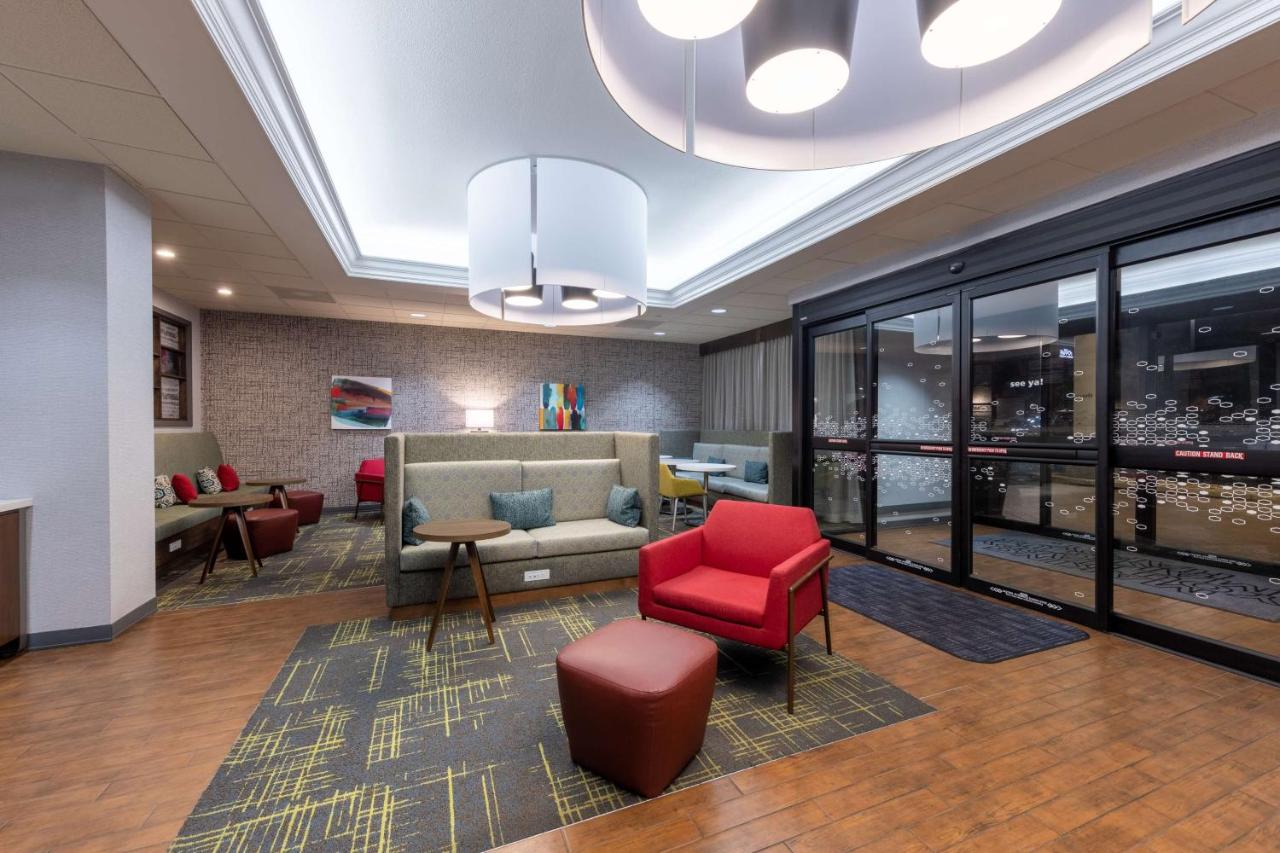 | Hampton Inn Saint Robert