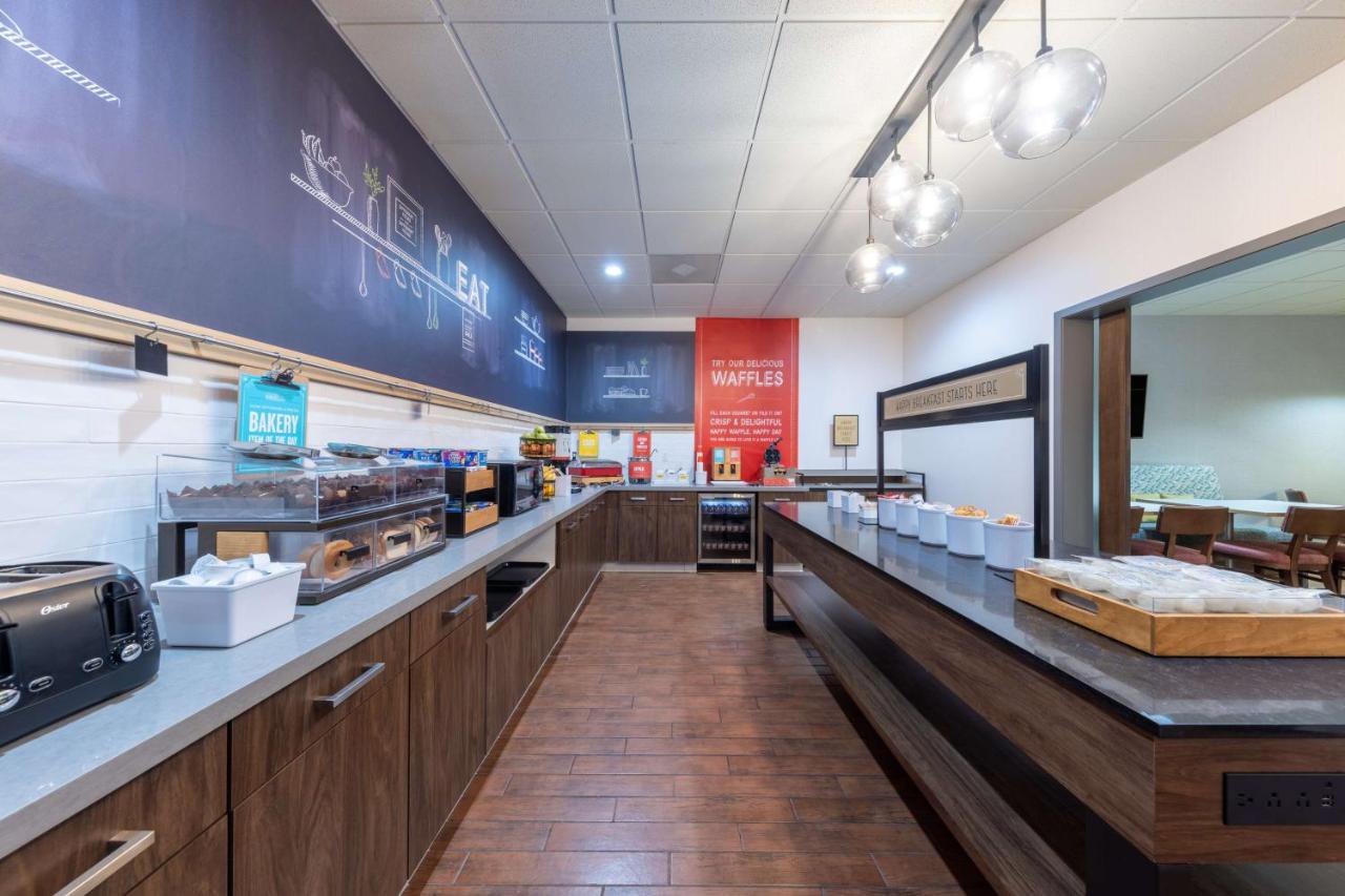 | Hampton Inn Saint Robert