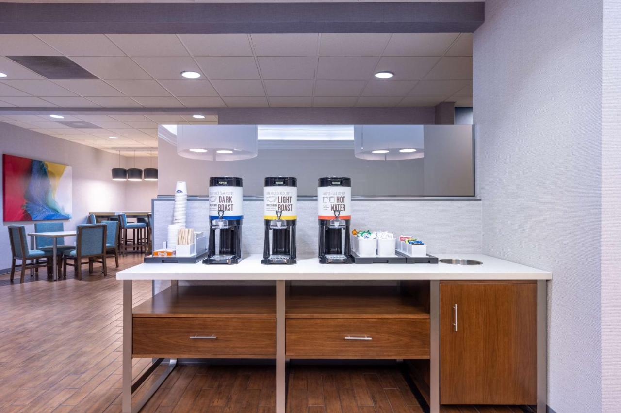 | Hampton Inn Saint Robert