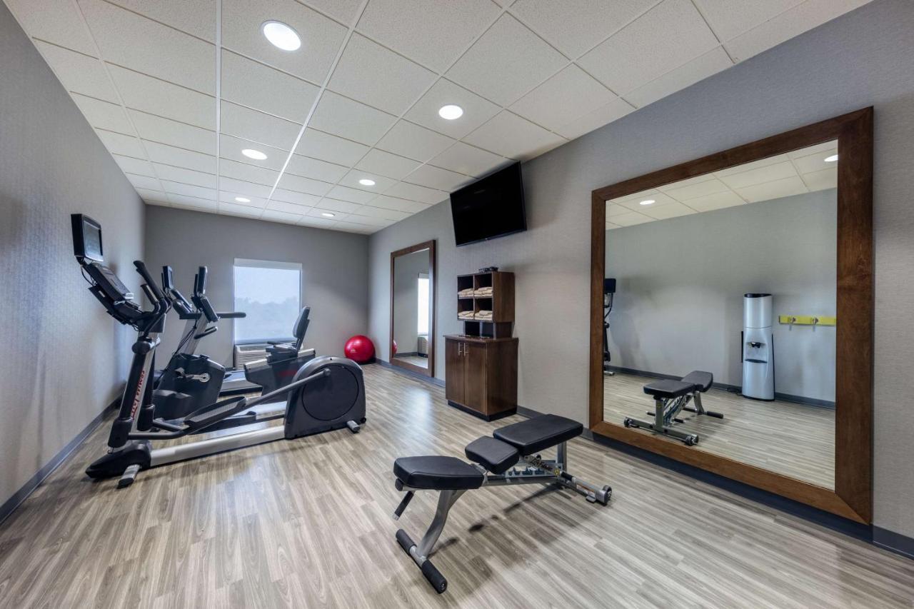 | Hampton Inn Saint Robert