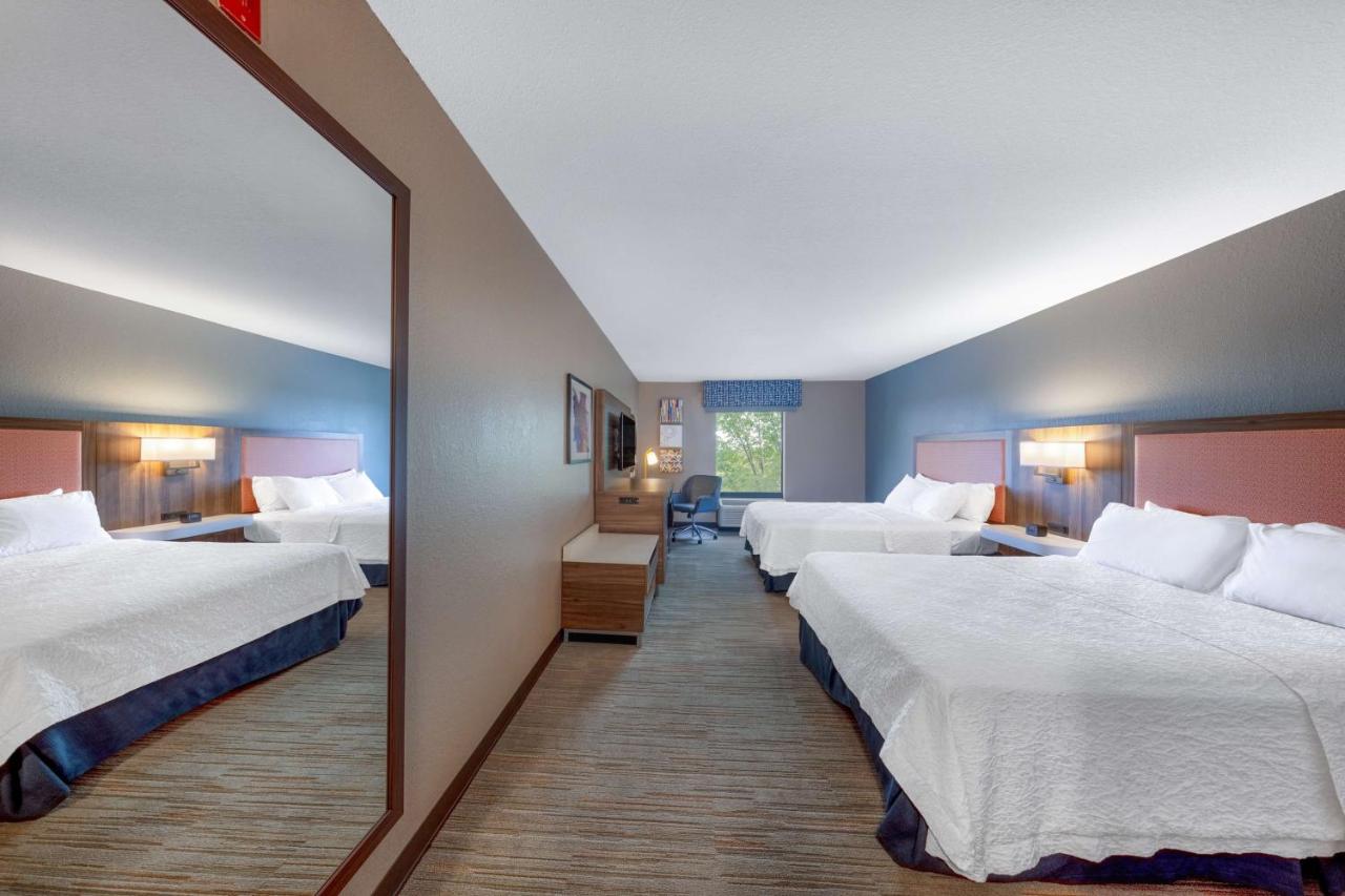 | Hampton Inn Saint Robert