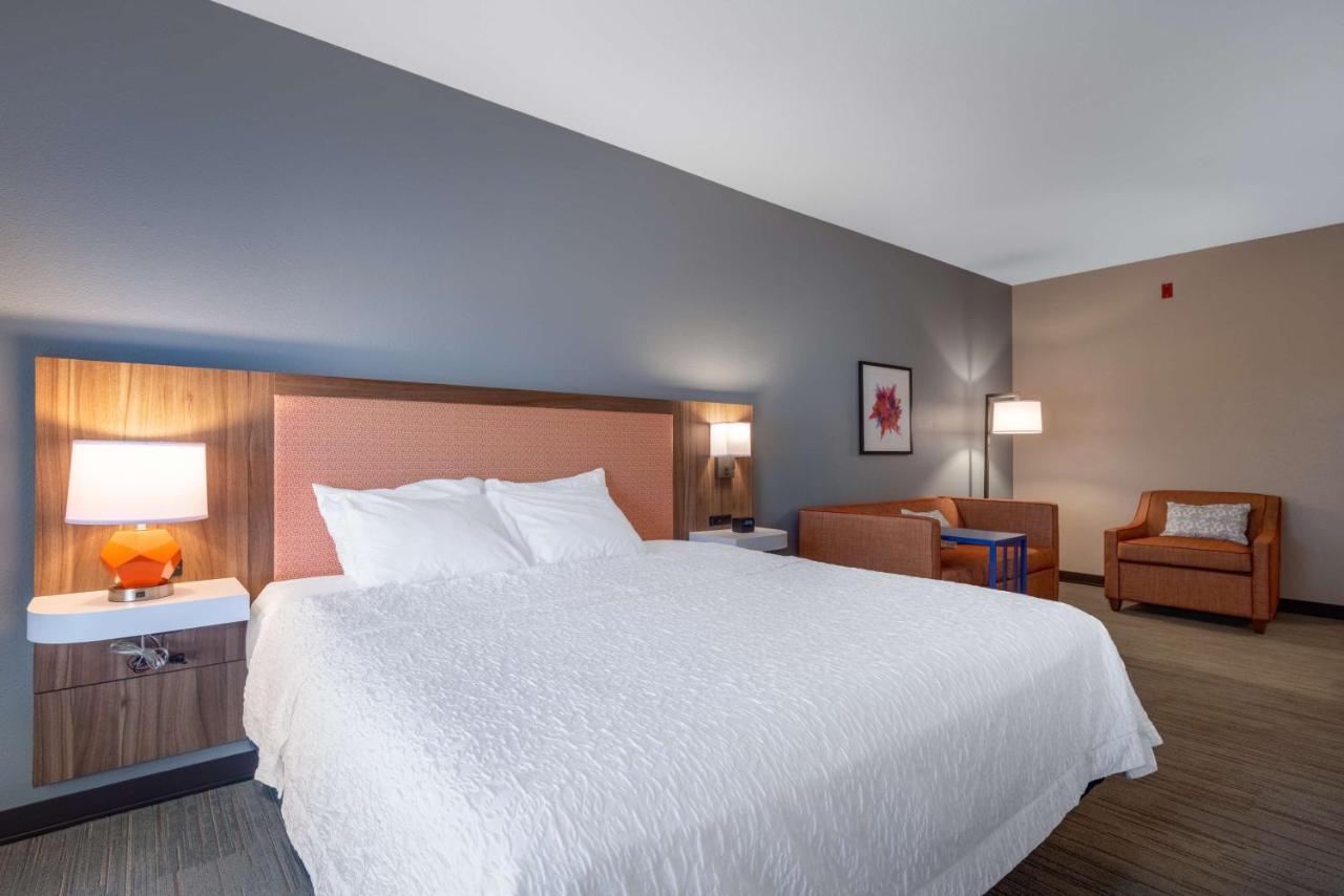 | Hampton Inn Saint Robert