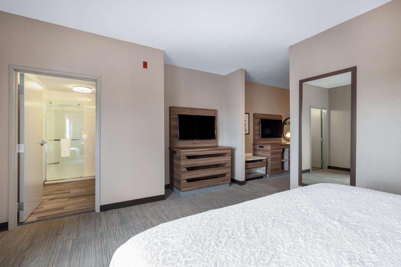 | Hampton Inn Saint Robert