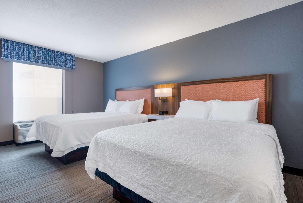 | Hampton Inn Saint Robert