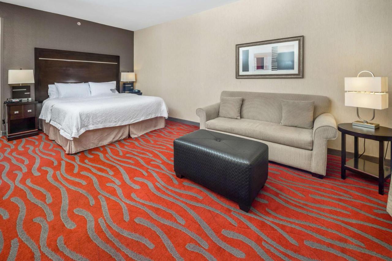 King Study Room with Sofa bed at Hampton Inn & Suites Tulsa/Catoosa