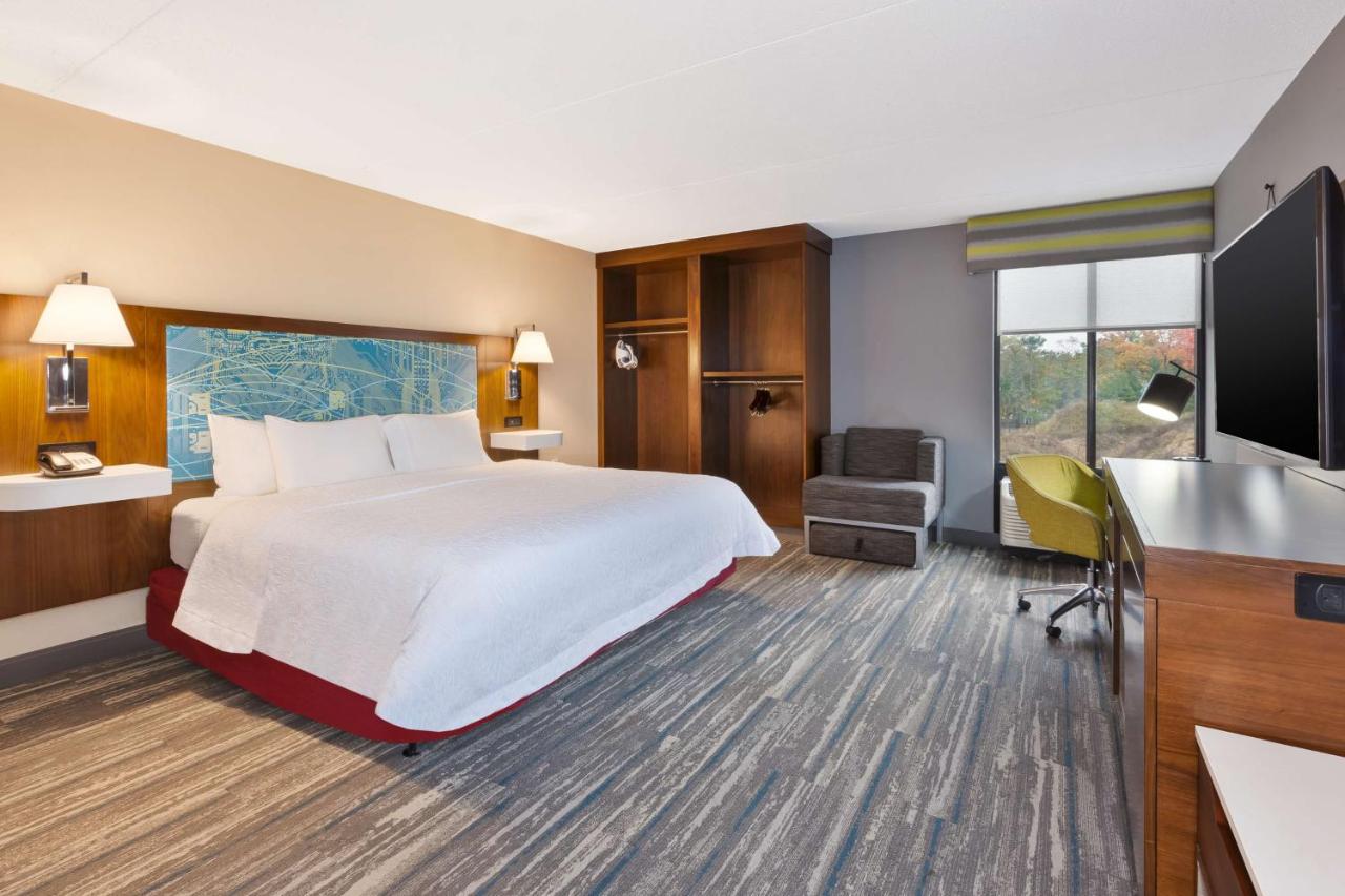 King Room - Disability Access/Non-Smoking at Hampton Inn Traverse City