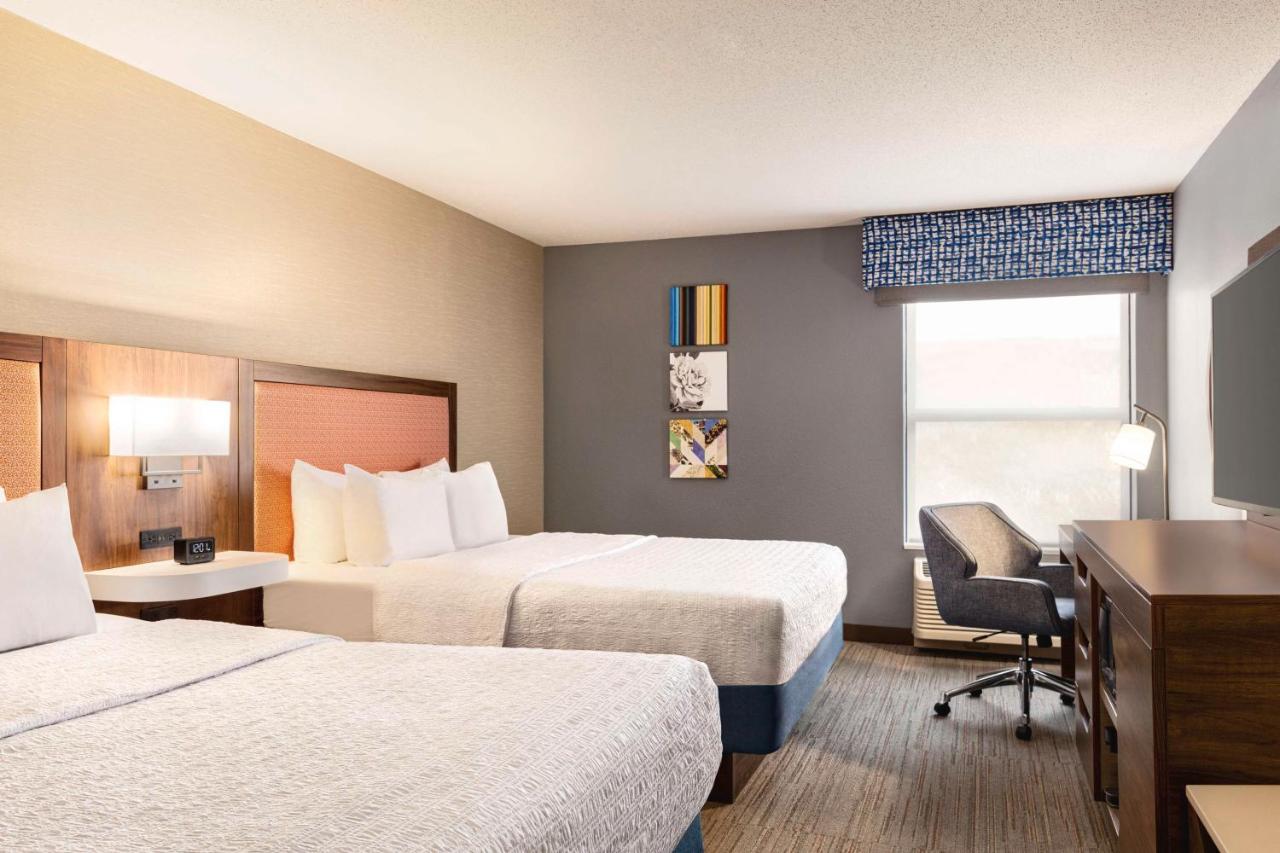 Queen Room - Non-Smoking at Hampton Inn & Suites Valparaiso