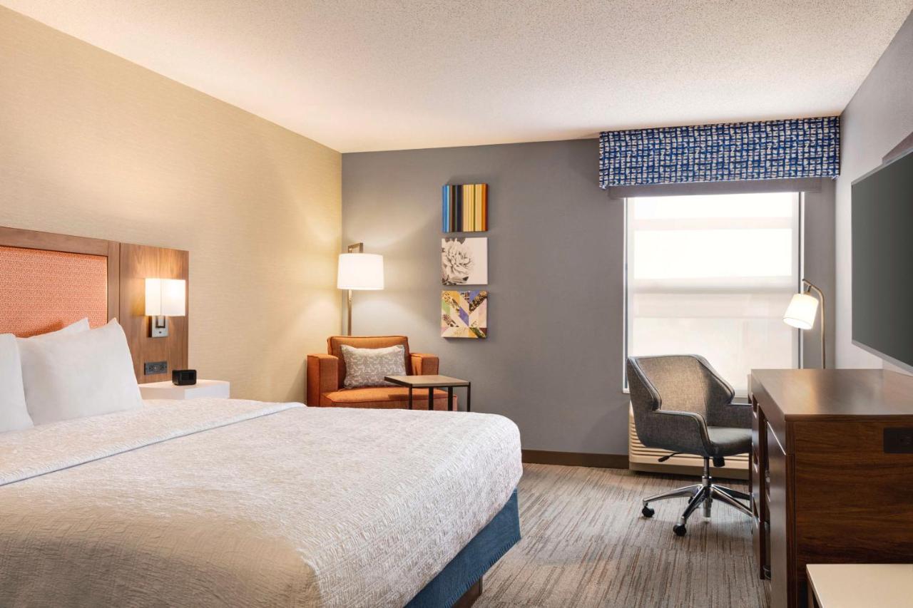 King Room - Non-Smoking at Hampton Inn & Suites Valparaiso