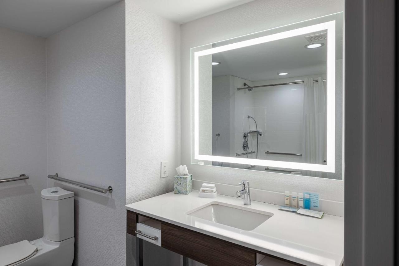 Two Queen Accessible with Tub Non-Smoking at Hampton Inn Knoxville-West At Cedar Bluff