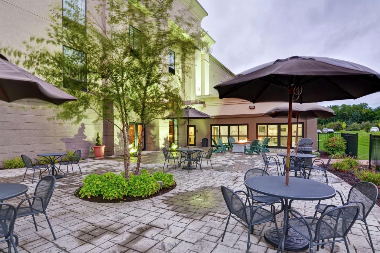 | Hampton Inn and Suites New Hartford/Utica