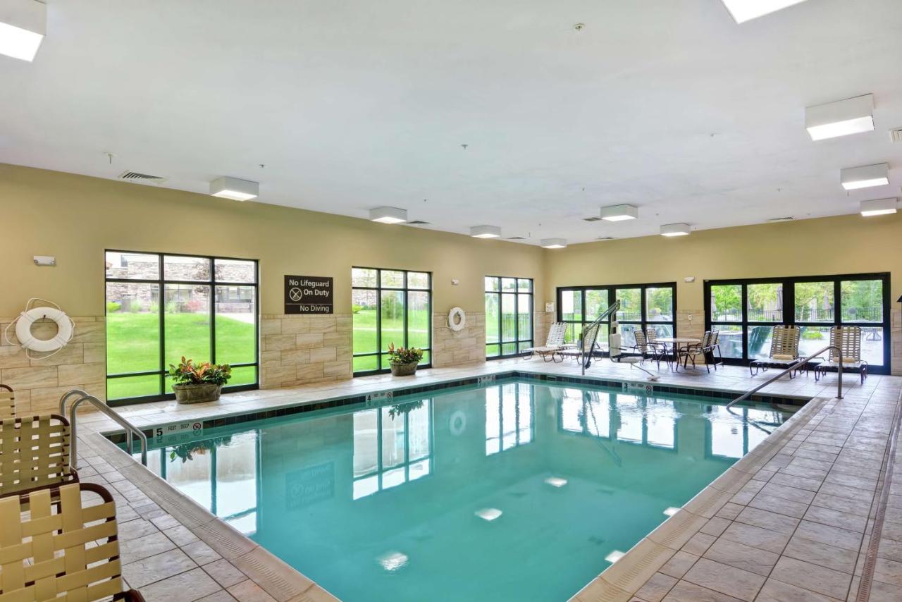 | Hampton Inn and Suites New Hartford/Utica