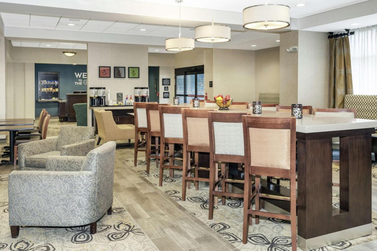 | Hampton Inn Philadelphia/Voorhees